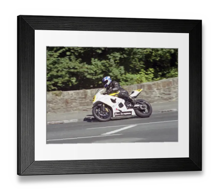 Framed Print : Karl Moss (Suzuki) 2005 Senior Manx Grand Prix Framed Print : Karl Moss (Suzuki) 2005 Senior Manx Grand Prix