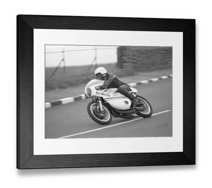 Framed Print : Hugh Mitchell (Yamaha) 1973 Lightweight Manx Grand Prix Framed Print : Hugh Mitchell (Yamaha) 1973 Lightweight Manx Grand Prix