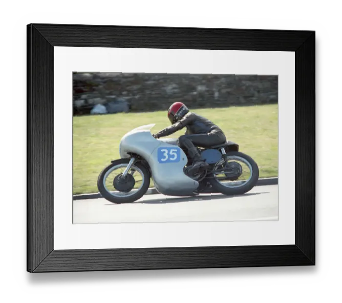 Framed Print : Grant Sellars (Norton) 1990 Junior Classic Manx Grand Prix