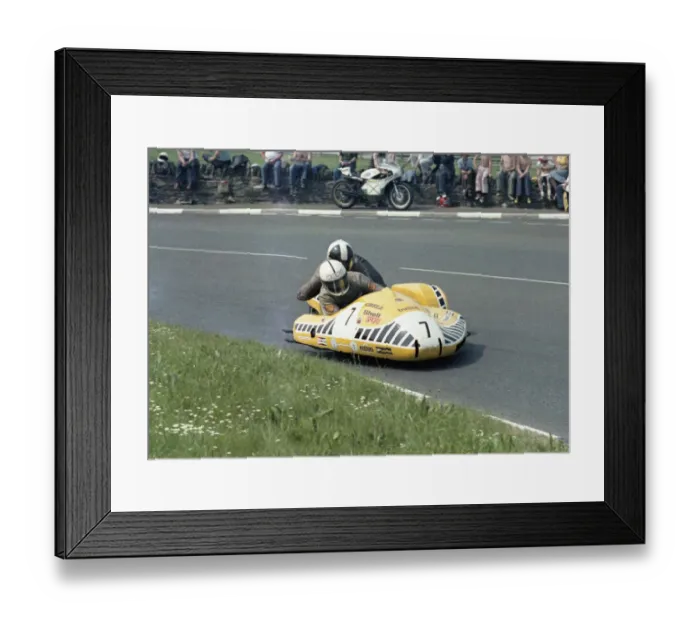 Framed Print : Dick Greasley & Gordon Russell (Busch Yamaha) 1978 Sidecar TT practice Framed Print : Dick Greasley & Gordon Russell (Busch Yamaha) 1978 Sidecar TT practice