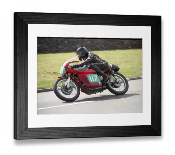 Framed Print : John Gwatkin (Ducati) 1990 Lightweight Classic Manx Grand Prix