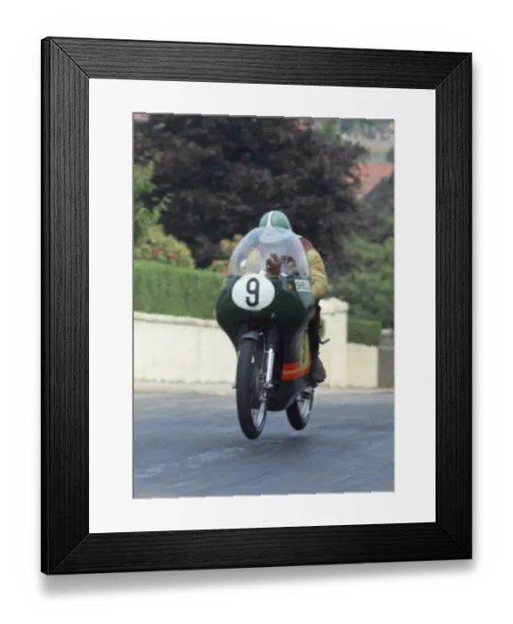 Framed Print : Tom Dickie (Kuhn Seeley) 1970 Senior TT Framed Print : Tom Dickie (Kuhn Seeley) 1970 Senior TT