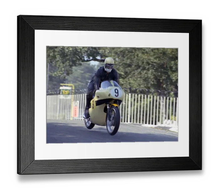 Framed Print : Donald Face (BSA) 1971 Senior Manx Grand Prix Framed Print : Donald Face (BSA) 1971 Senior Manx Grand Prix
