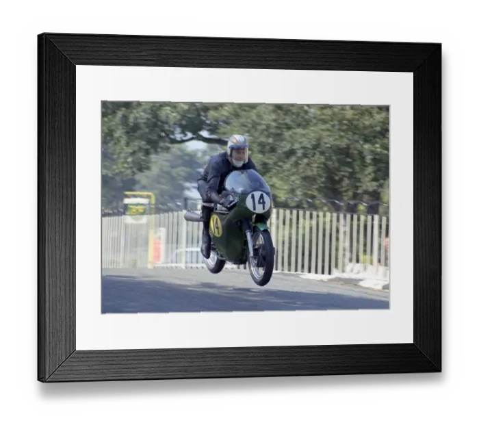Framed Print : Alan Rogers (Norton) 1971 Senior Manx Grand Prix Framed Print : Alan Rogers (Norton) 1971 Senior Manx Grand Prix