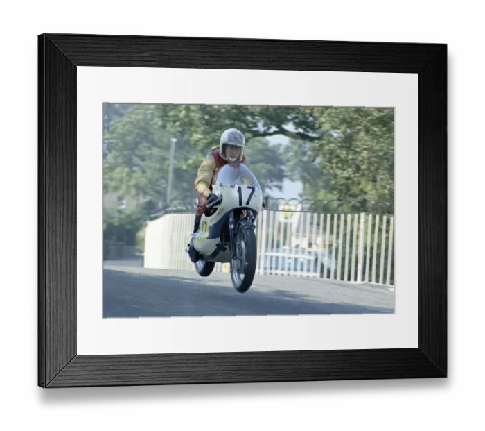 Framed Print : Danny Shimmin (Yamaha) 1971 Senior Manx Grand Prix Framed Print : Danny Shimmin (Yamaha) 1971 Senior Manx Grand Prix