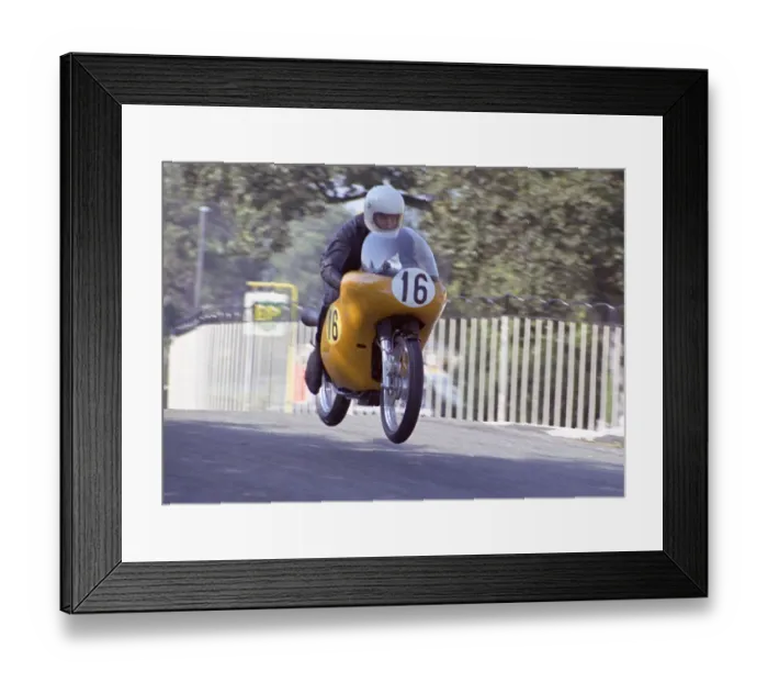 Framed Print : Chas Wield (Norton) 1971 Senior Manx Grand Prix Framed Print : Chas Wield (Norton) 1971 Senior Manx Grand Prix