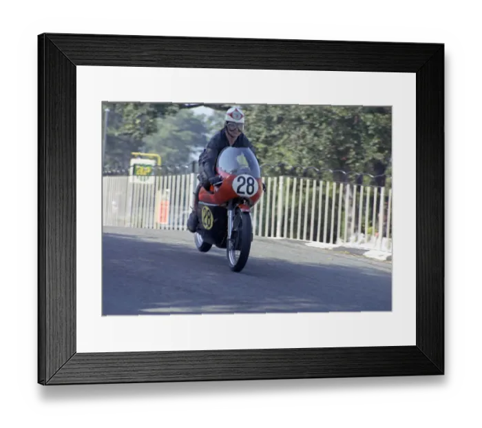 Framed Print : David McBain (DMS Norton) 1971 Senior Manx Grand Prix Framed Print : David McBain (DMS Norton) 1971 Senior Manx Grand Prix