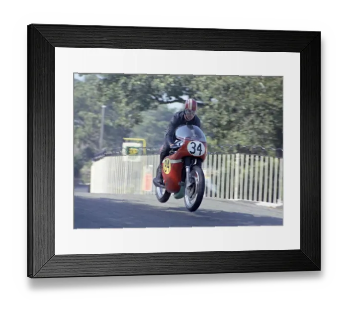 Framed Print : Neil Barry (Norton) 1971 Senior Manx Grand Prix Framed Print : Neil Barry (Norton) 1971 Senior Manx Grand Prix