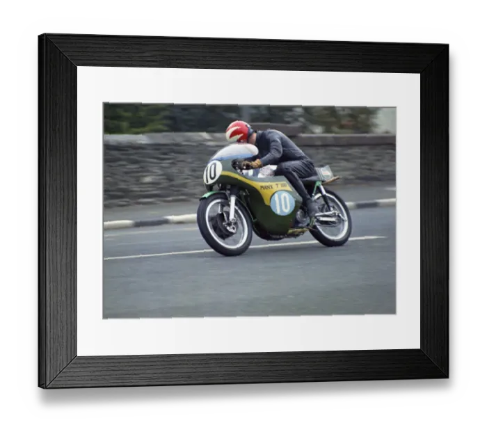 Framed Print : Geoff Biggs (Manx T50) 1972 Junior Manx Grand Pix Framed Print : Geoff Biggs (Manx T50) 1972 Junior Manx Grand Pix