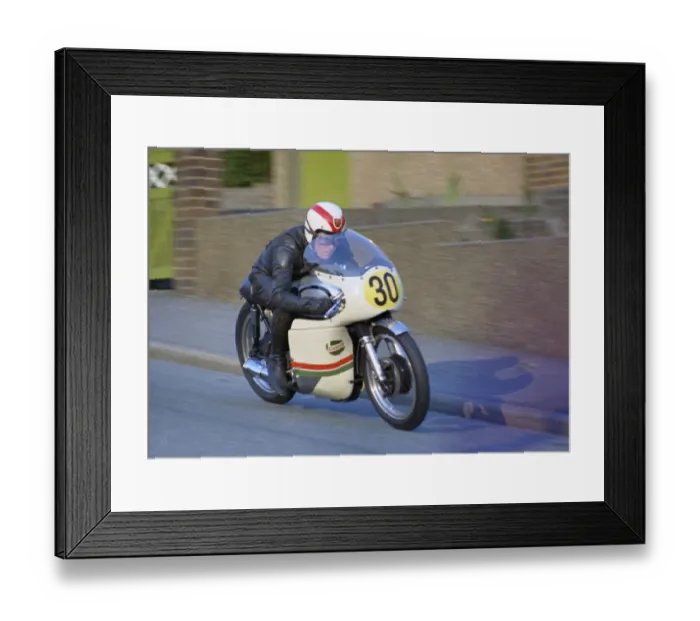 Framed Print : Frank Moss (Norton) 1972 Senior Manx Grand Prix practice Framed Print : Frank Moss (Norton) 1972 Senior Manx Grand Prix practice