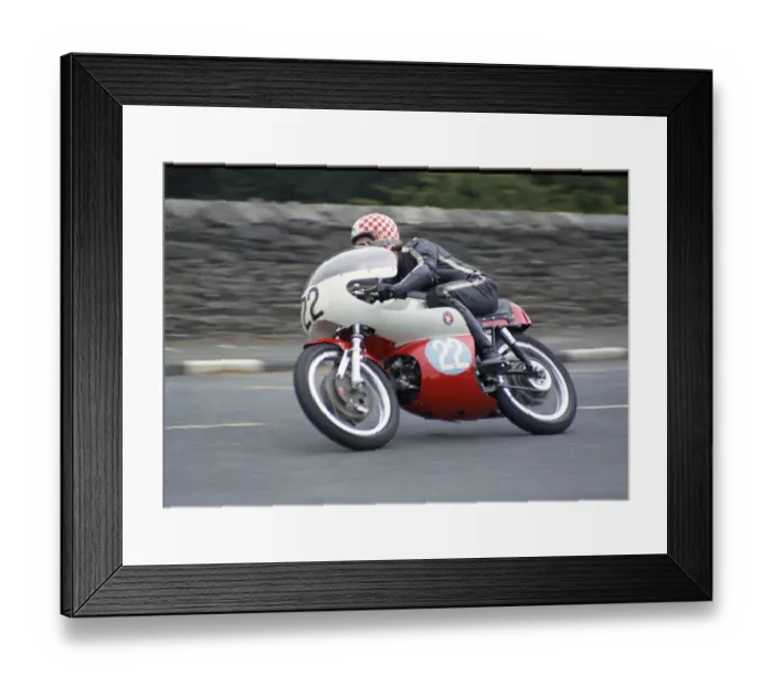Framed Print : Graham Dixon (Aermacchi) 1972 Junior Manx Grand Pix Framed Print : Graham Dixon (Aermacchi) 1972 Junior Manx Grand Pix