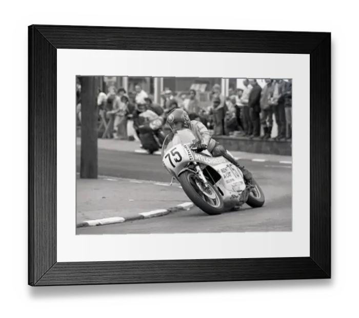 Framed Print : Danny Shimmin (Mylchreest Yamaha) 1975 Senior Manx Grand Prix Framed Print : Danny Shimmin (Mylchreest Yamaha) 1975 Senior Manx Grand Prix