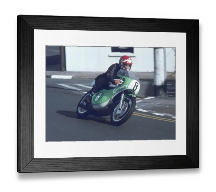 Framed Print : Keith Webb (Yamaha) 1977 Lightweight Manx Grand Prix Framed Print : Keith Webb (Yamaha) 1977 Lightweight Manx Grand Prix