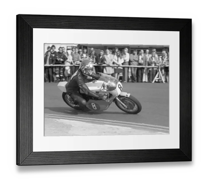 Framed Print : Keith Webb (Yamaha) 1977 Lightweight Manx Grand Prix Framed Print : Keith Webb (Yamaha) 1977 Lightweight Manx Grand Prix