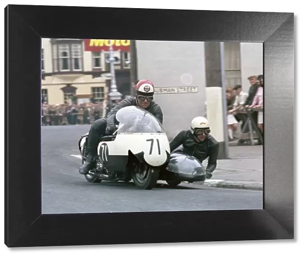 Mick Farrant & W Mathews (Vincent) 1966 Sidecar TT