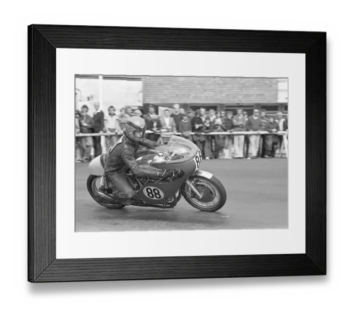 Framed Print : Doug Jones (Seeley) 1975 Senior Manx Grand Prix Framed Print : Doug Jones (Seeley) 1975 Senior Manx Grand Prix