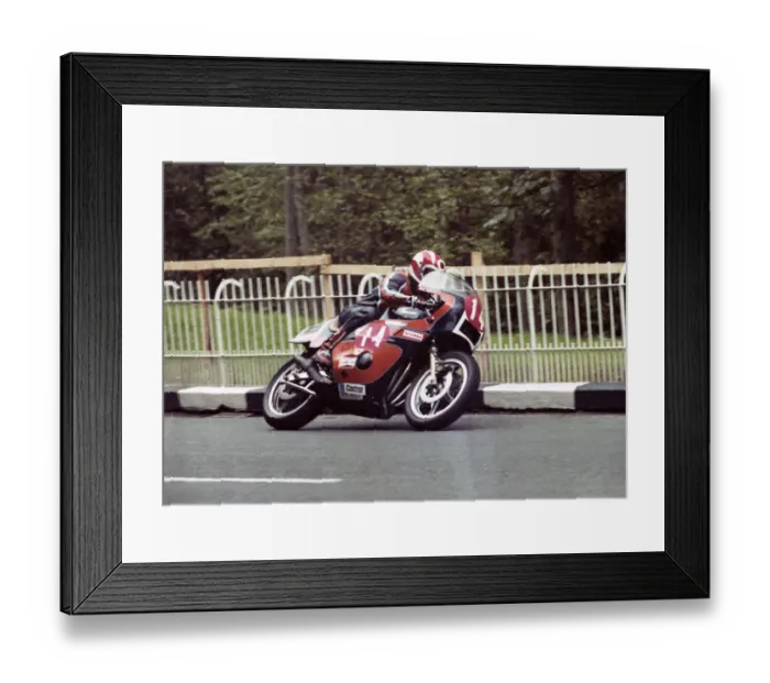 Framed Print : George Fogarty (Suzuki) 1980 Formula One TT Framed Print : George Fogarty (Suzuki) 1980 Formula One TT