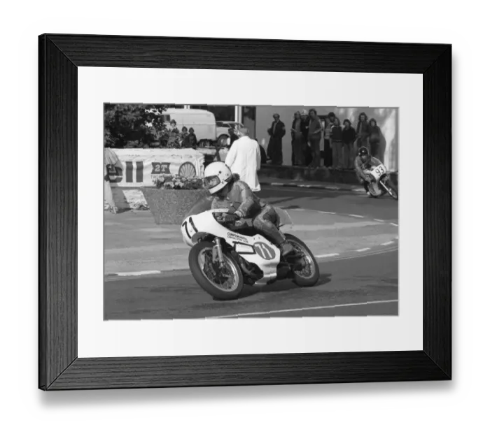 Framed Print : Terry Griffiths (Yamaha) 1977 Lightweight Manx Grand Prix Framed Print : Terry Griffiths (Yamaha) 1977 Lightweight Manx Grand Prix