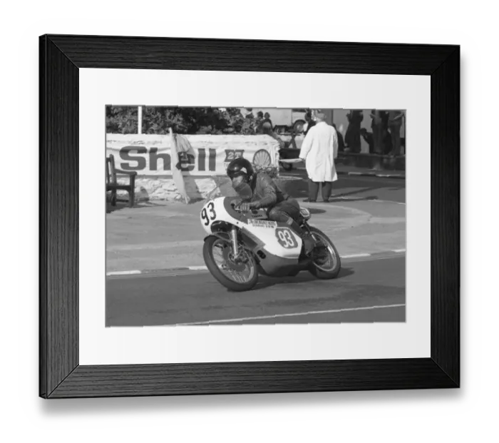 Framed Print : Roger Appleby (Yamaha) 1977 Lightweight Manx Grand Prix