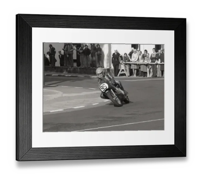Framed Print : Nick Jefferies (Yamaha) 1977 Lightweight Manx Grand Prix Framed Print : Nick Jefferies (Yamaha) 1977 Lightweight Manx Grand Prix