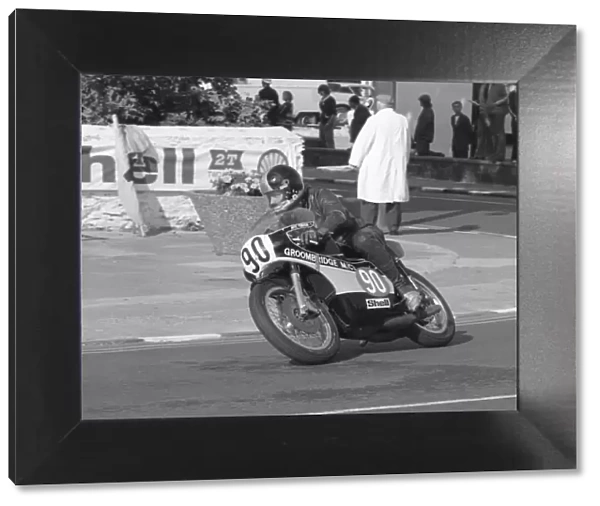 Mick Robinson (Yamaha) 1977 Lightweight Manx Grand Prix
