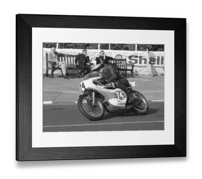 Framed Print : John Giffin (Yamaha) 1977 Lightweight Manx Grand Prix Framed Print : John Giffin (Yamaha) 1977 Lightweight Manx Grand Prix