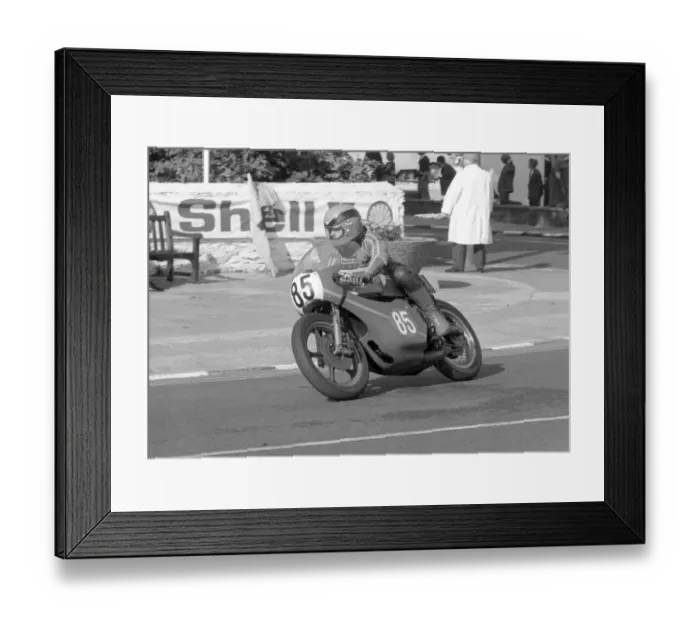 Framed Print : Doug Jones (Yamaha) 1977 Lightweight Manx Grand Prix Framed Print : Doug Jones (Yamaha) 1977 Lightweight Manx Grand Prix