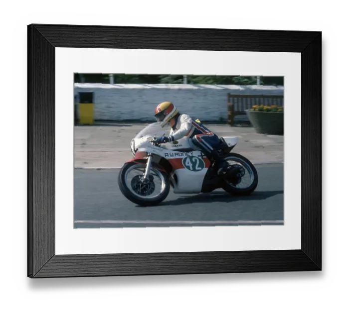 Framed Print : Lew Batty (Yamaha) 1978 Lightweight Manx Grand Prix Framed Print : Lew Batty (Yamaha) 1978 Lightweight Manx Grand Prix