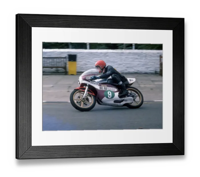 Framed Print : Alec Swallow (Maxton Yamaha) 1978 Lightweight Manx Grand Prix Framed Print : Alec Swallow (Maxton Yamaha) 1978 Lightweight Manx Grand Prix