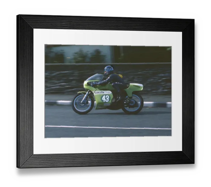 Framed Print : Robert Maltby (Yamaha) 1978 Lightweight Manx Grand Prix