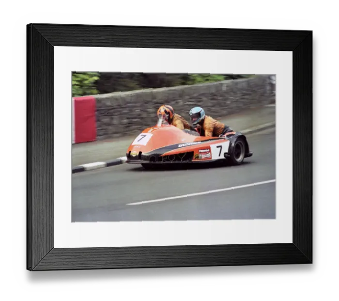 Framed Print : Roy Hanks & Donny Williams (Yamaha) 1983 Sidecar TT Framed Print : Roy Hanks & Donny Williams (Yamaha) 1983 Sidecar TT