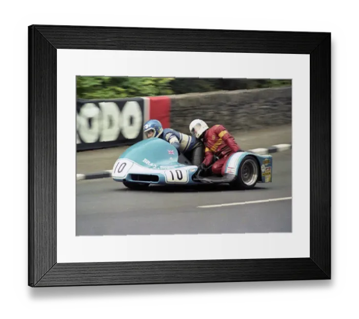 Framed Print : Nigel Rollason & Colin Bairnson (Barton Phoenix) 1983 Sidecar TT Framed Print : Nigel Rollason & Colin Bairnson (Barton Phoenix) 1983 Sidecar TT