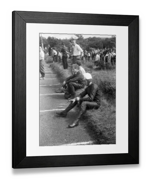 Framed Print : Geoff Duke and Alan Shepherd 1959 Senior Ulster Grand Prix Framed Print : Geoff Duke and Alan Shepherd 1959 Senior Ulster Grand Prix