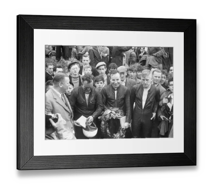 Framed Print : McIntyre, Surtees and Hartle 1958 Senior Ulster Grand Prix Framed Print : McIntyre, Surtees and Hartle 1958 Senior Ulster Grand Prix