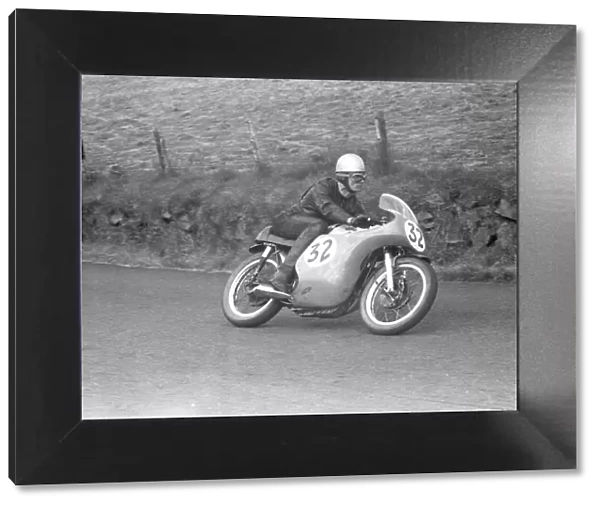 Ewan Haldane (Norton) 1958 Junior Ulster Grand Prix