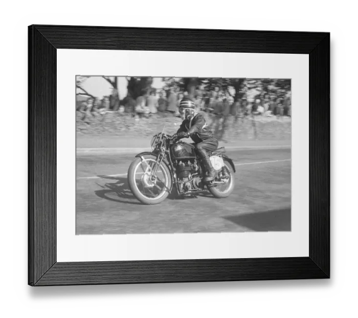 Framed Print : Walter Hancock (Velocette) 1952 Junior TT Framed Print : Walter Hancock (Velocette) 1952 Junior TT