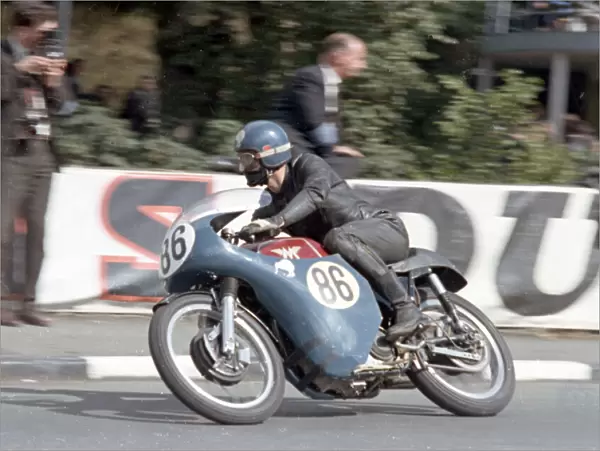 Neville Landrebe (Matchless) 1966 Senior TT