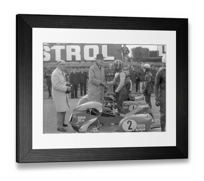 Framed Print : Roy Hanks & Jimmy Mann (BSA) 1972 750 Sidecar TT Framed Print : Roy Hanks & Jimmy Mann (BSA) 1972 750 Sidecar TT