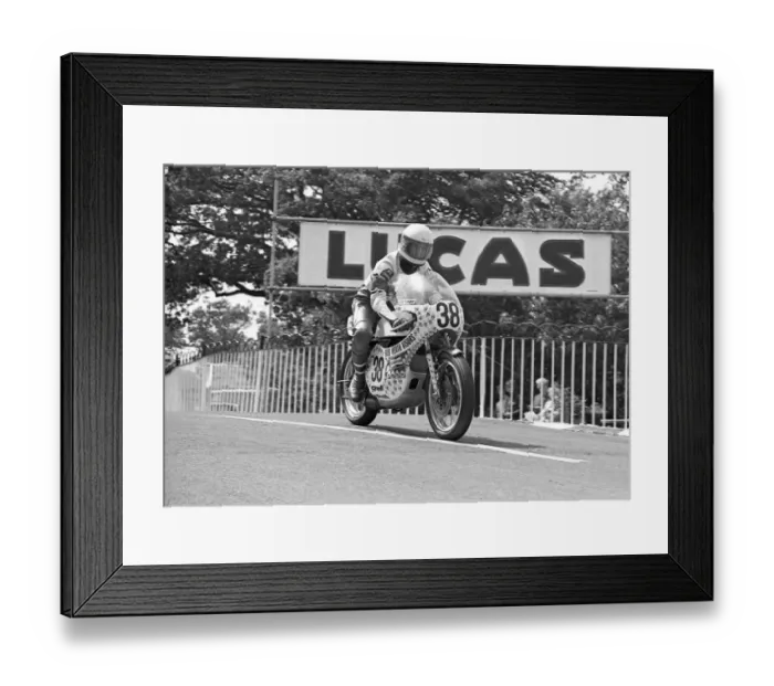 Framed Print : Bob Heath (Yamaha) 1975 Classic TT