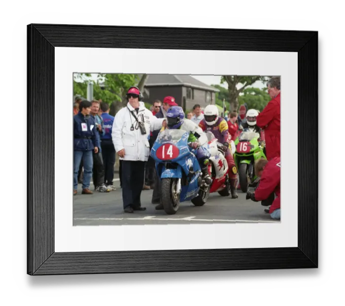 Framed Print : Chris Heath (Honda) 1998 Production TT