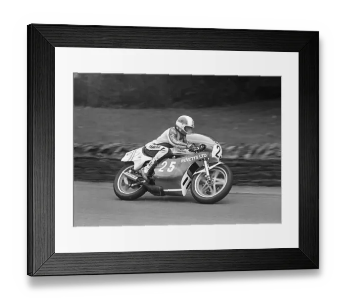 Framed Print : Hans Hart (Maxton Yamaha) 1980 Lightweight Manx Grand Prix Framed Print : Hans Hart (Maxton Yamaha) 1980 Lightweight Manx Grand Prix