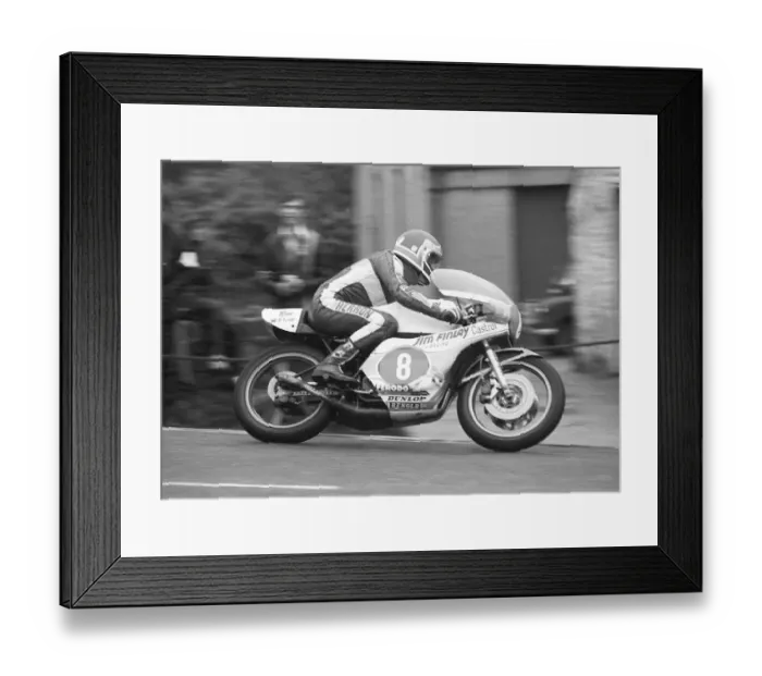 Framed Print : Tom Herron (Yamaha) 1977 Junior TT Framed Print : Tom Herron (Yamaha) 1977 Junior TT