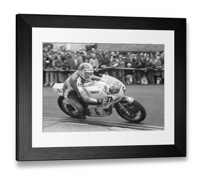 Framed Print : Tom Herron (Yamaha) 1977 Senior TT Framed Print : Tom Herron (Yamaha) 1977 Senior TT