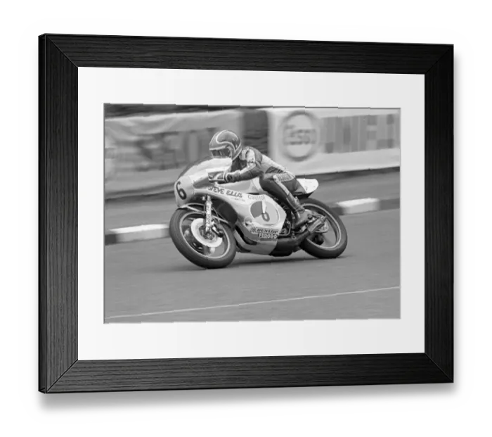 Framed Print : Tom Herron (Yamaha) 1977 Senior TT Framed Print : Tom Herron (Yamaha) 1977 Senior TT