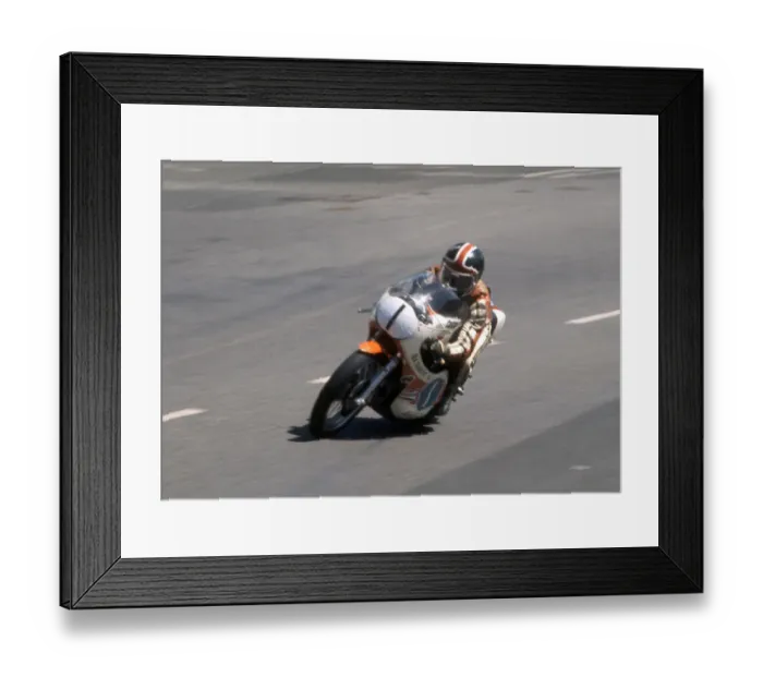 Framed Print : Tom Herron (Yamaha) 1975 Junior TT Framed Print : Tom Herron (Yamaha) 1975 Junior TT