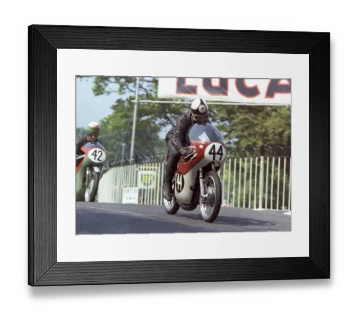 Framed Print : Don Heseltine (Bultaco) 1967 Ultra Lightweight TT Framed Print : Don Heseltine (Bultaco) 1967 Ultra Lightweight TT