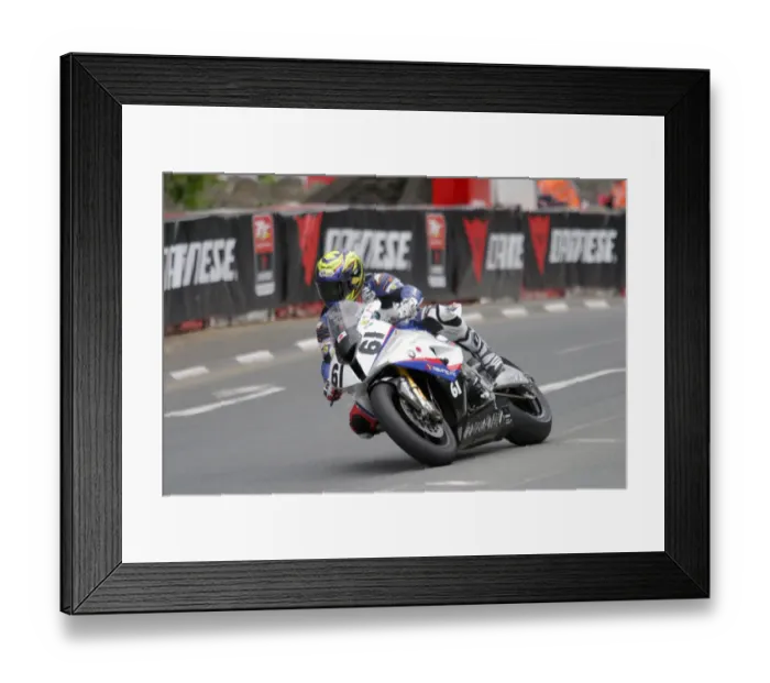 Framed Print : Steve Heneghan at Braddan Bridge: 2011 Superbike TT Framed Print : Steve Heneghan at Braddan Bridge: 2011 Superbike TT