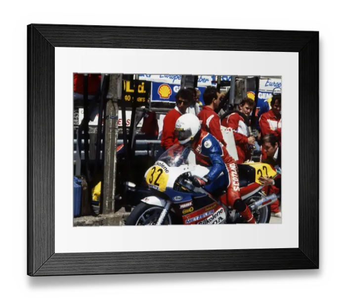 Framed Print : Steve Hislop (Honda) 1988 Senior TT Framed Print : Steve Hislop (Honda) 1988 Senior TT