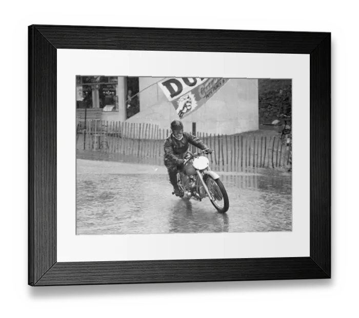 Framed Print : Fred Hilditch (Douglas) 1950 Junior Clubman TT Framed Print : Fred Hilditch (Douglas) 1950 Junior Clubman TT