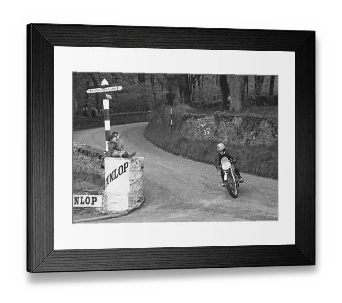 Framed Print : Fred Hilditch (Douglas) 1951 Junior Clubman TT Framed Print : Fred Hilditch (Douglas) 1951 Junior Clubman TT